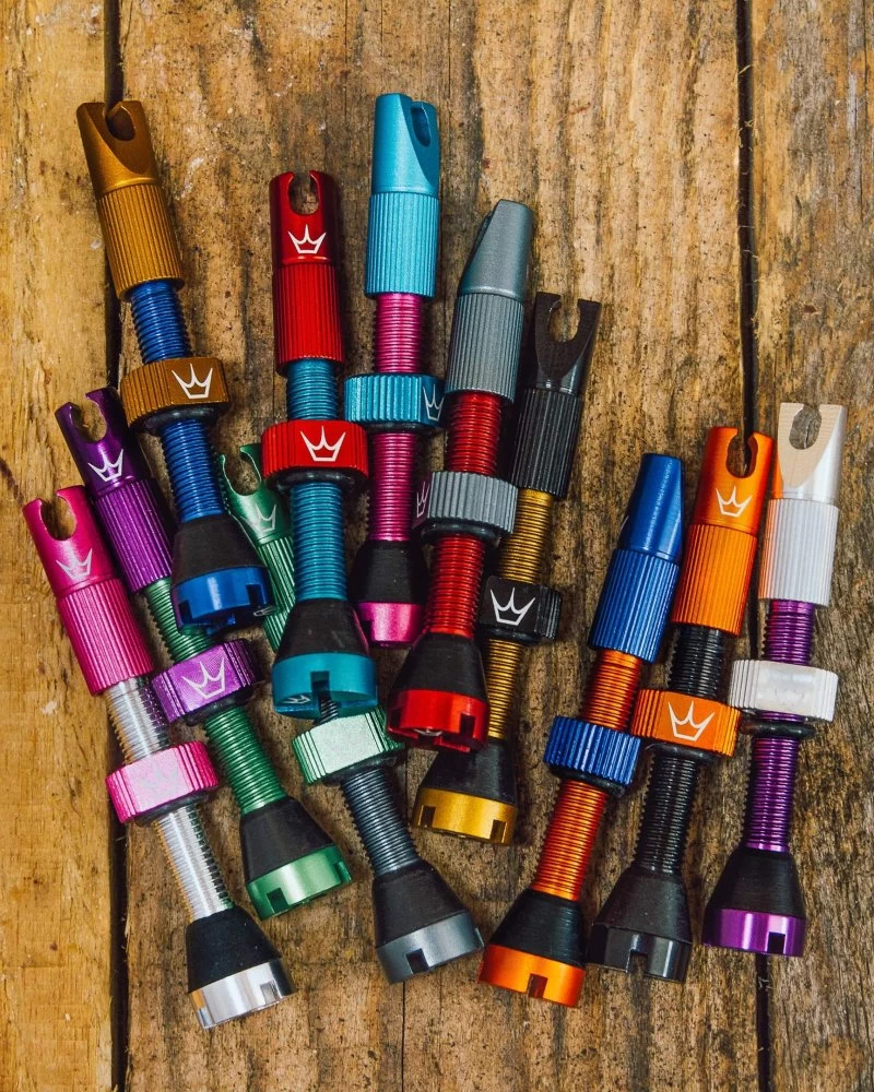 Peaty´s Chris King MK 2 Tubeless Valve Accessory Kit - Turquoise - Image 2