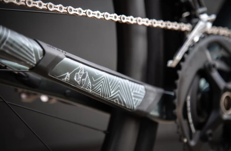 Dyedbro Stay Free White + Blackground Matt - Image 2